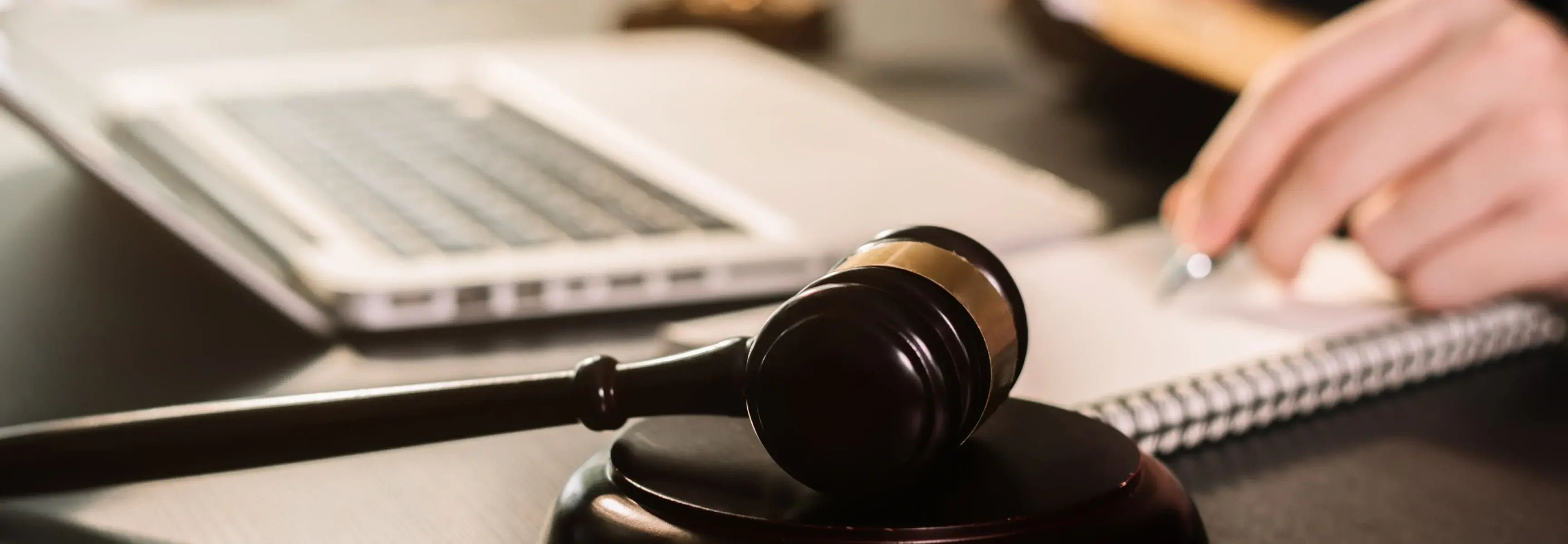 $940K tras Muerte Negligente de Anciano en Residencia